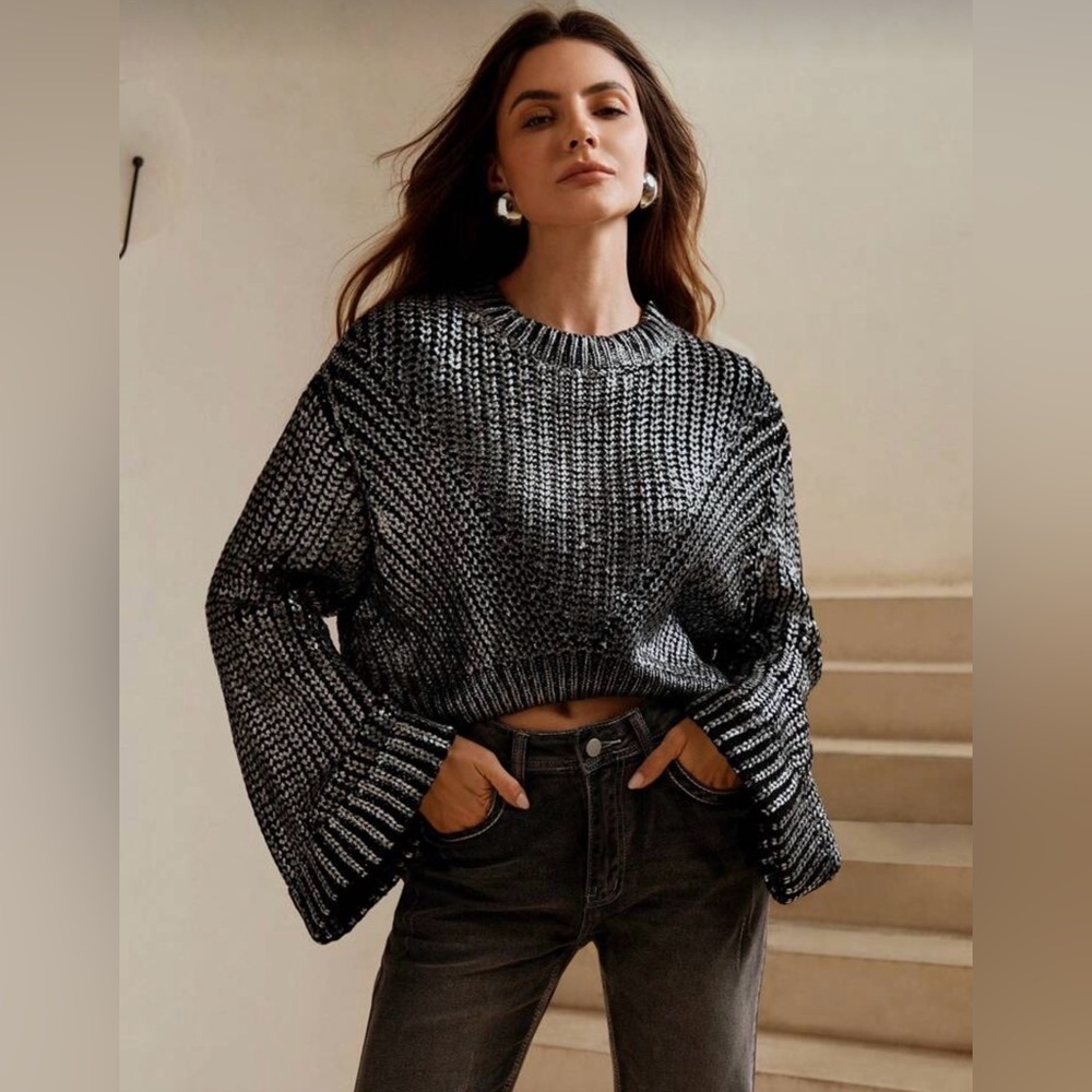 Cropped Metallic Knit Sweater - Black/Silver